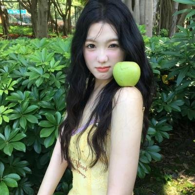 她比烟花寂寞